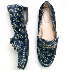 Loafers. Comfy & durable. 🖌